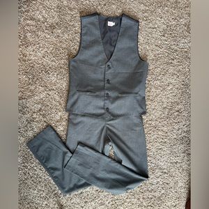 Boys Wonder Nation pants and vest set size 14-16 husky gray. Stretch waist band